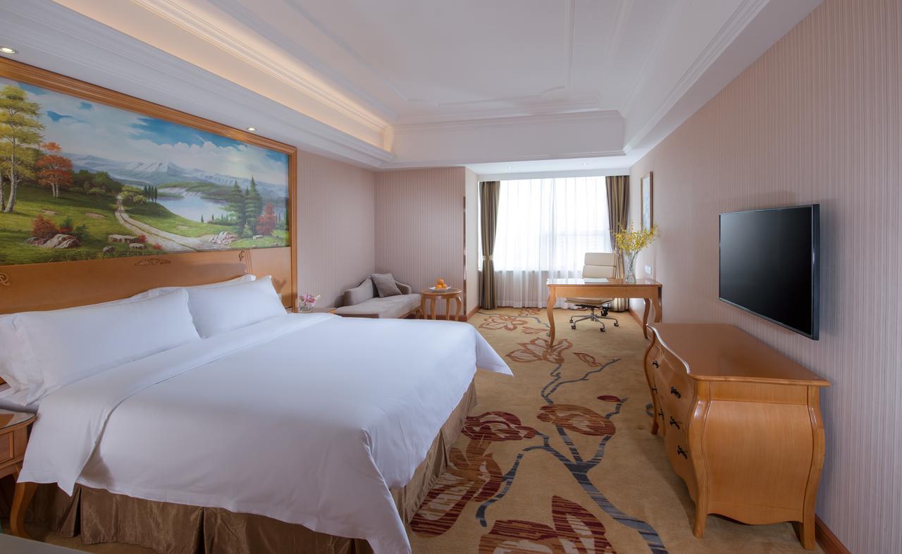 Vienna 3 Best Hotel Meilong Road Shenzhen Exterior photo